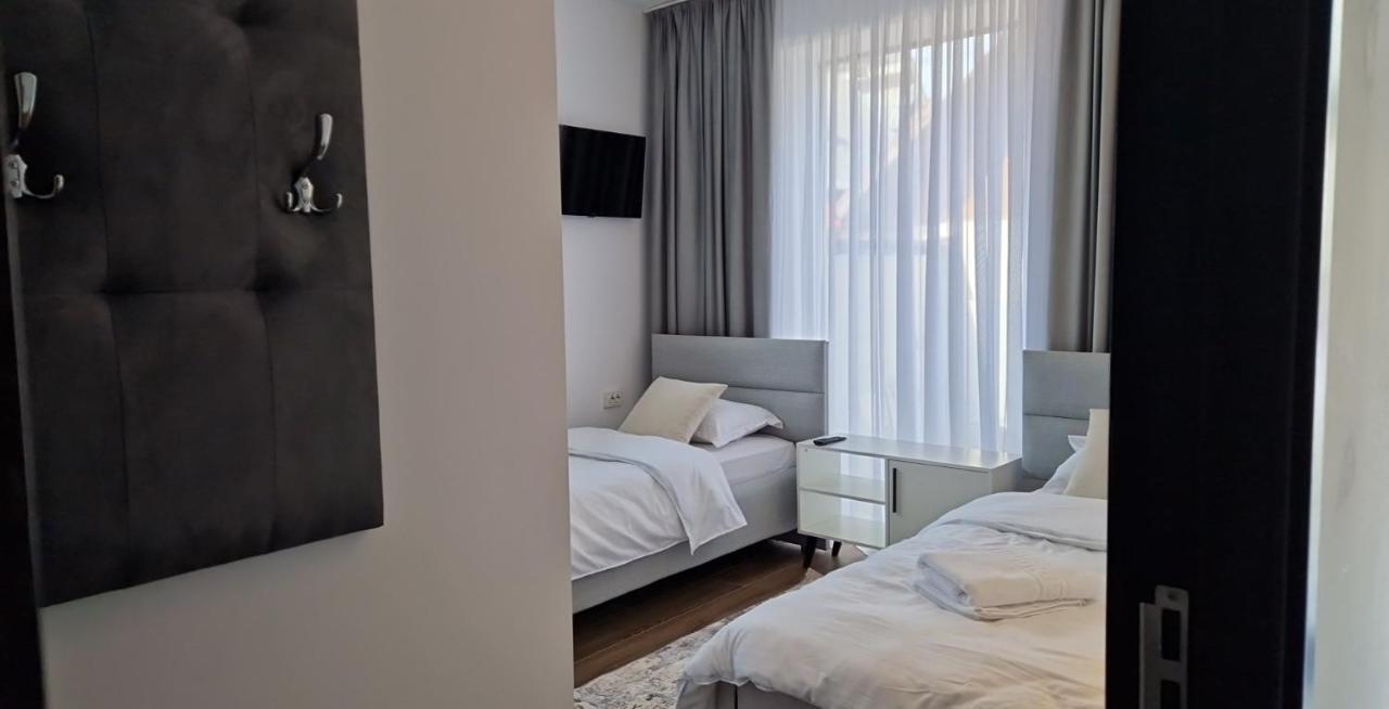 Sighetu Marmaţiei Modern House酒店 外观 照片