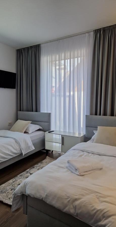 Sighetu Marmaţiei Modern House酒店 外观 照片